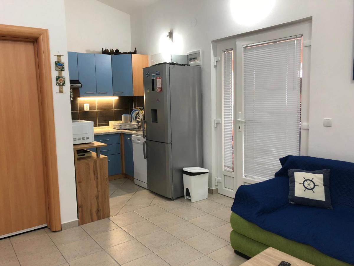 Apartman Luka Vir Lejlighed Eksteriør billede